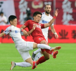 雷速直播-赛场发生动荡事件，球队内部矛盾浮出水面