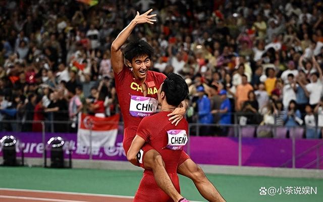 雷速官网-精彩的对决即将上演，球迷们翘首以待-第2张图片-雷速官网